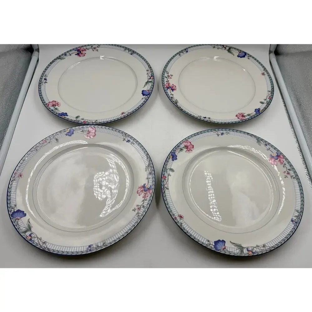 Vintage Blue Lattice by Oneida DINNER PLATE 10 3/8